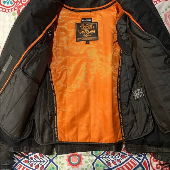 Women’s Milwaukee, leather motorcycle jacket with fringe - Picture 2 of 3